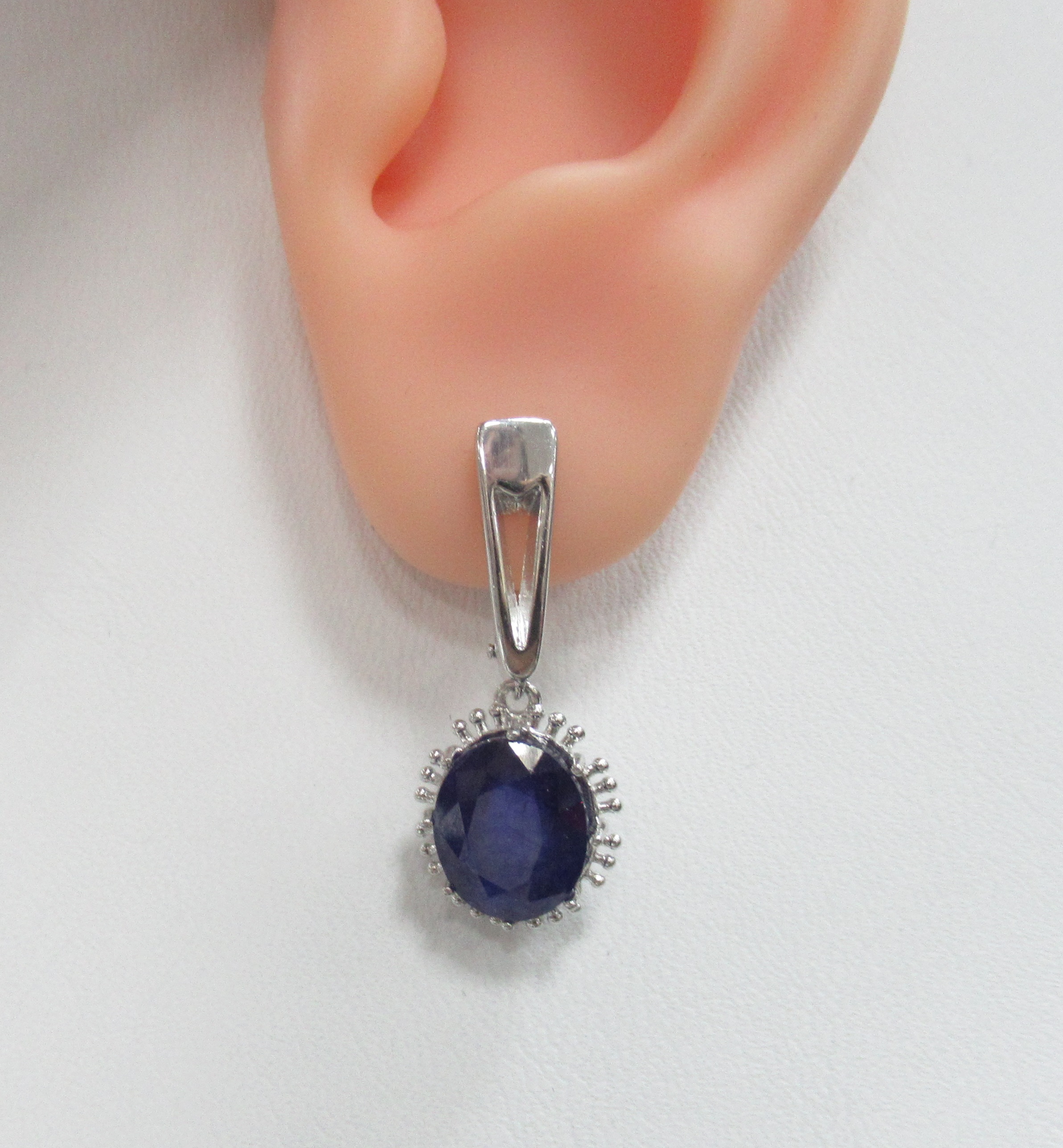 Серебряные серьги с сапфирами